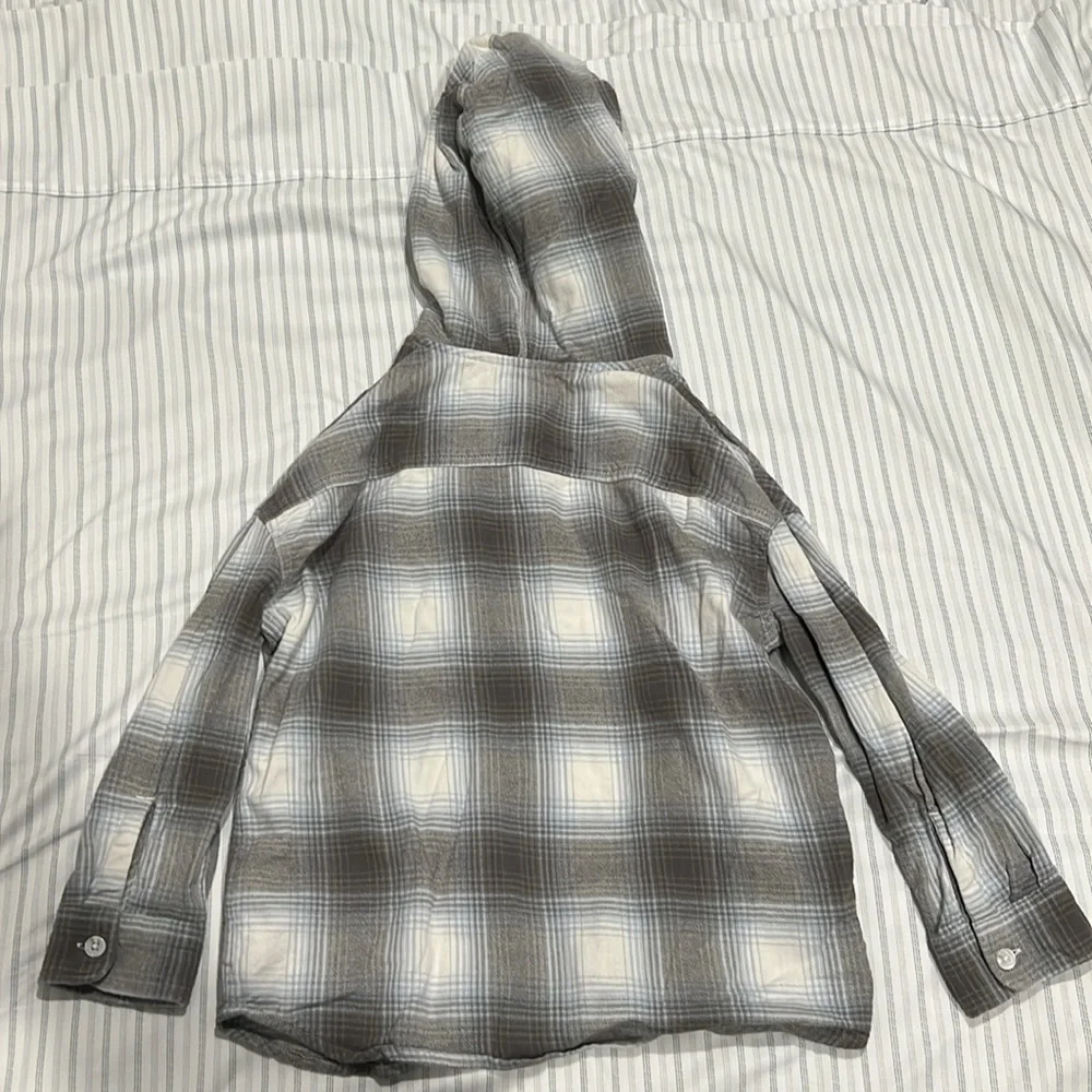 Gap Boys‎ Gray Plaid Hooded button up Shirt size small 6-7
